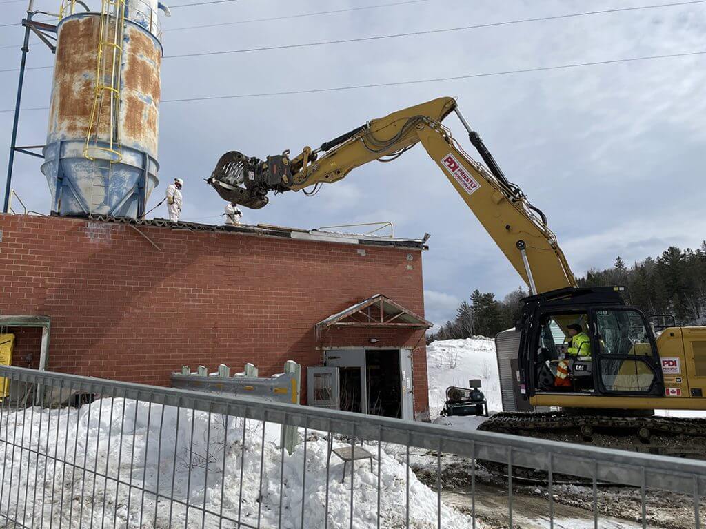 This project included planning and demolition of the Strathcona Lime Plant.