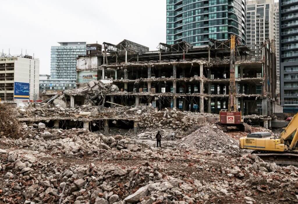 The project site was situated at the busy downtown intersection of Bathurst and Lakeshore in Toronto.