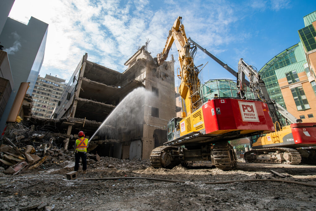 PDI was responsible for the complete takedown of the eight-storey Elizabeth McMaster Building between Walton and Elm Streets.